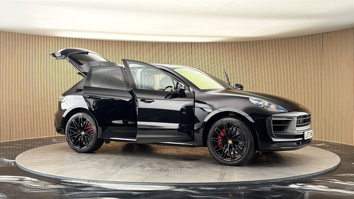 More views of Porsche Macan