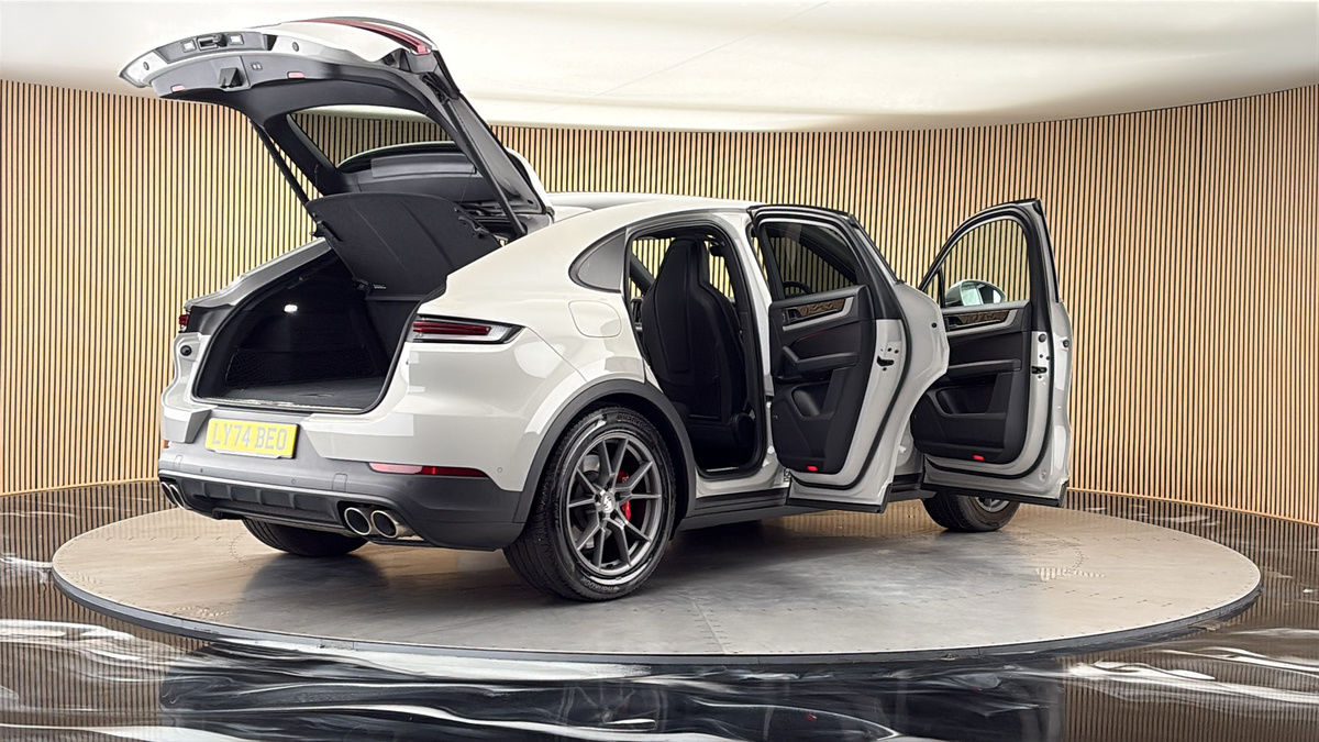 More views of Porsche Cayenne