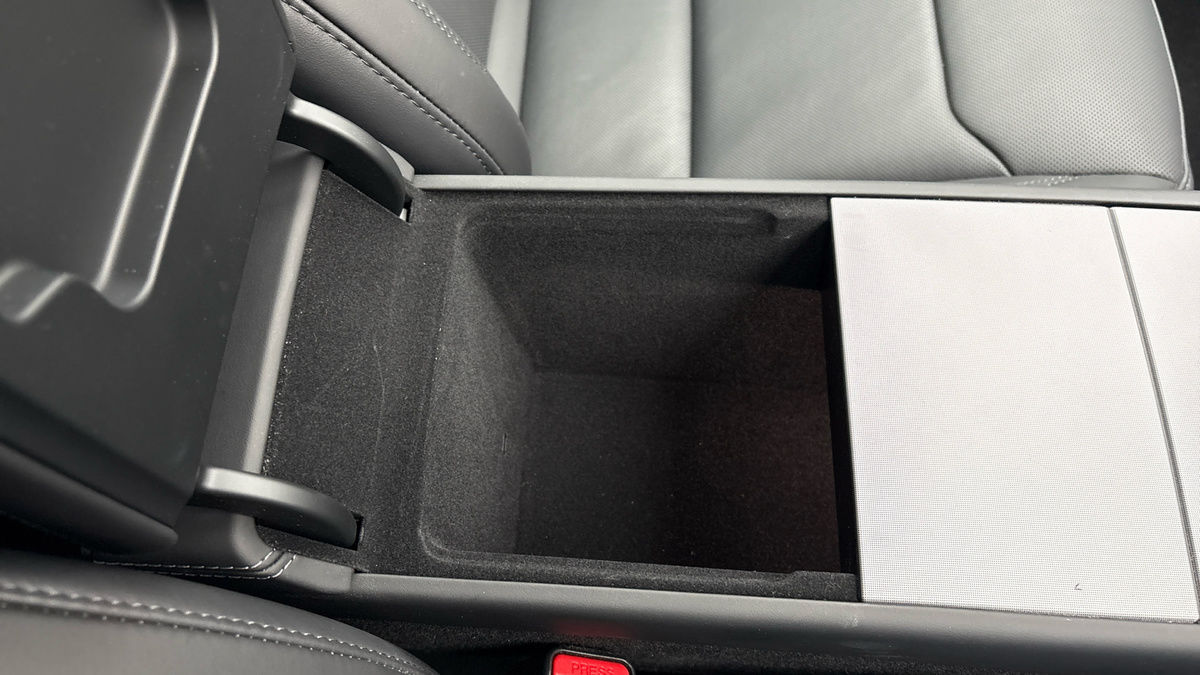 Tesla Model Y Image 37