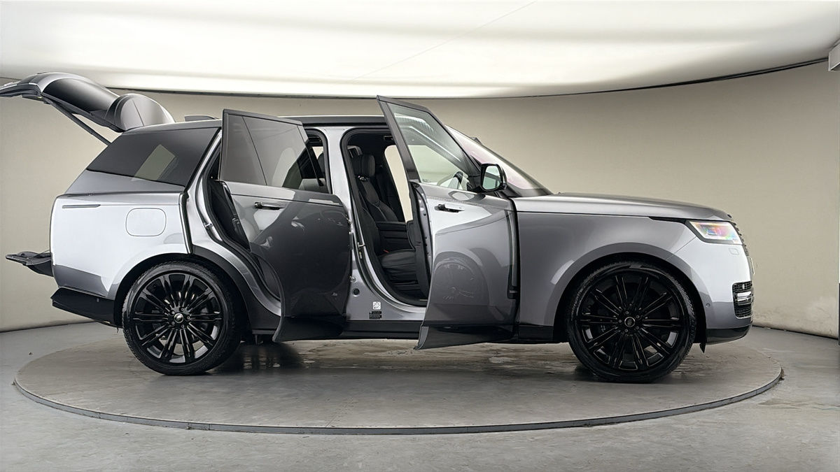 More views of Land Rover Range Rover