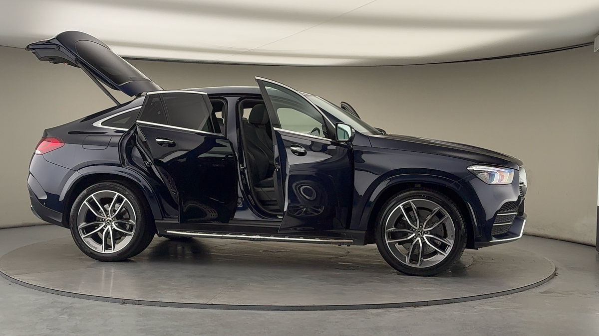 More views of Mercedes-Benz GLE