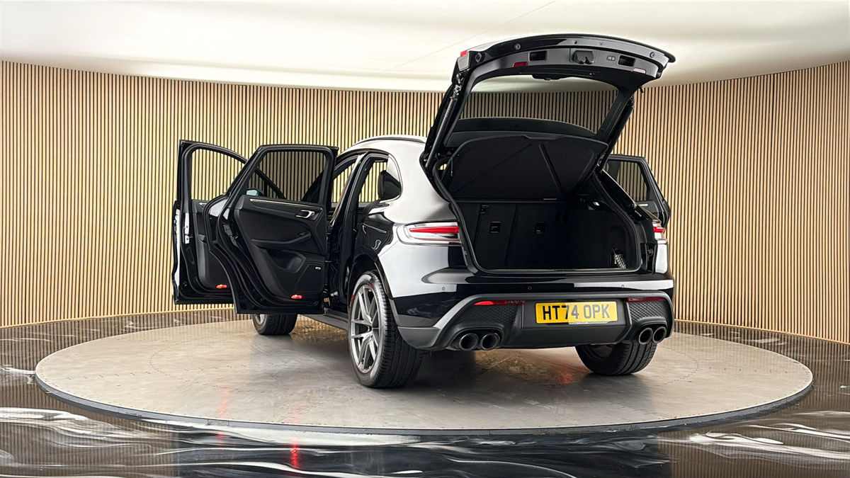 More views of Porsche Macan