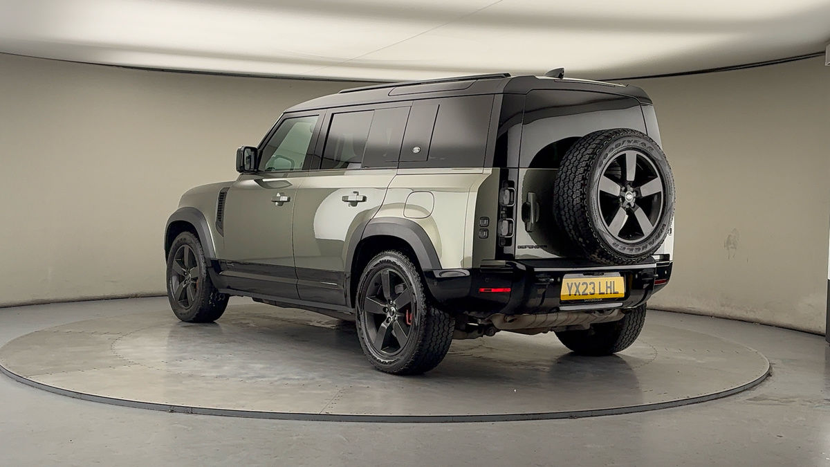 Land Rover Defender 110 Image 2