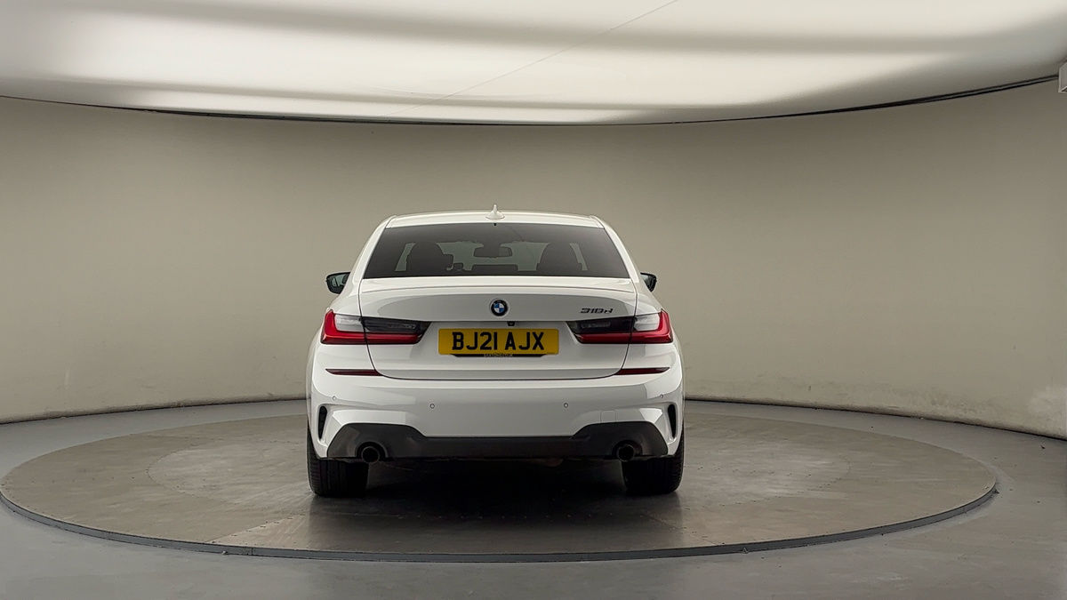 BMW 3 Series Image 4