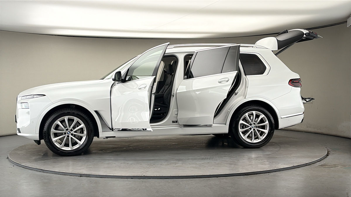 More views of BMW X7