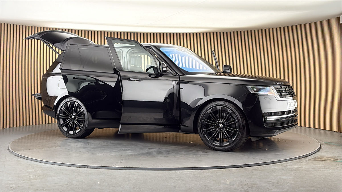 More views of Land Rover Range Rover