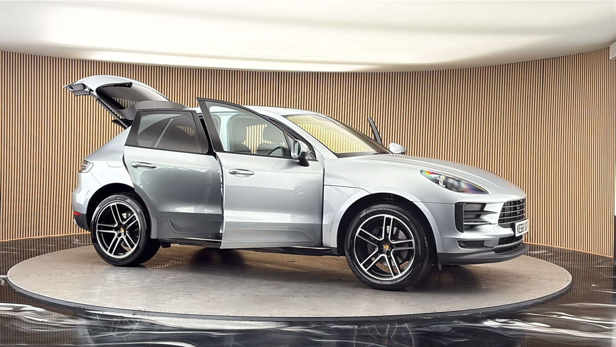 More views of Porsche Macan