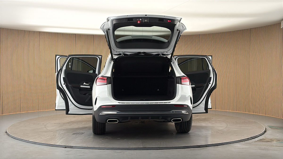 More views of Mercedes-Benz GLA