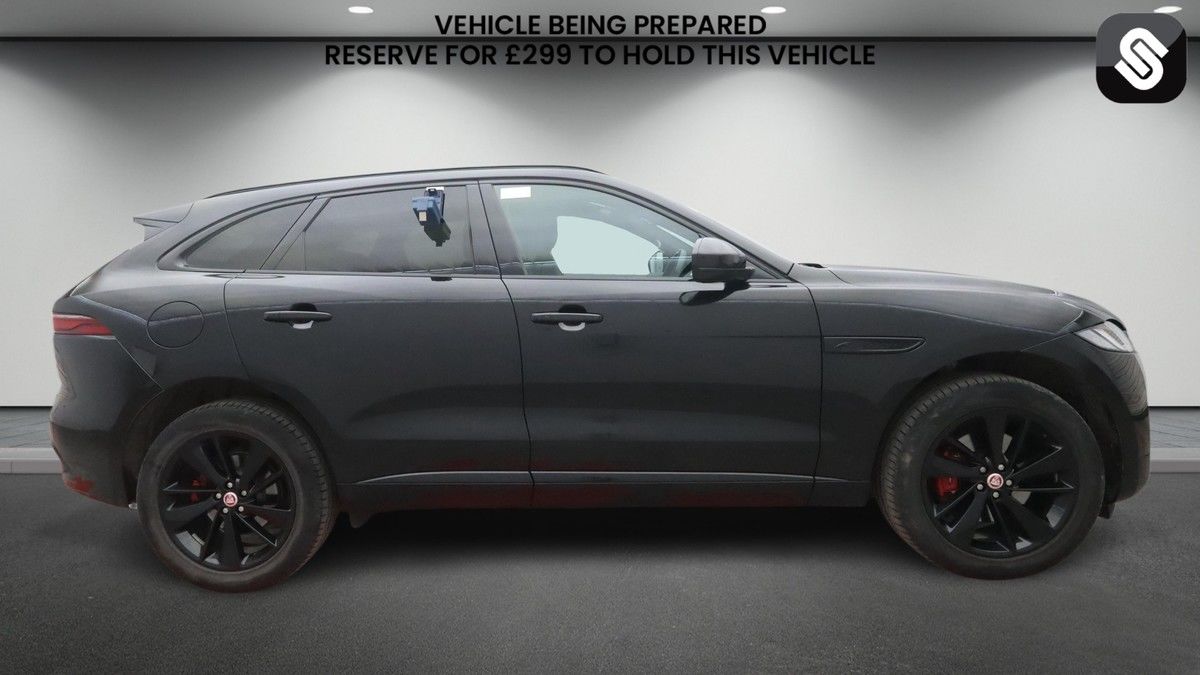 Jaguar F-PACE Image 5