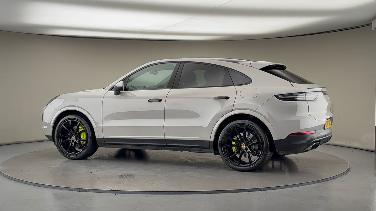 More views of Porsche Cayenne
