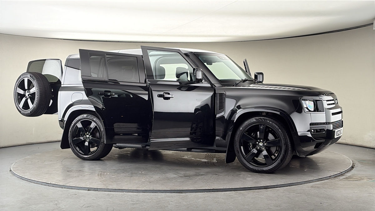 More views of Land Rover Defender 110