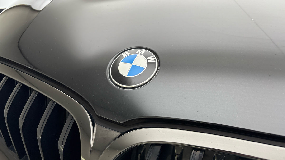 BMW 8 Series Image 24