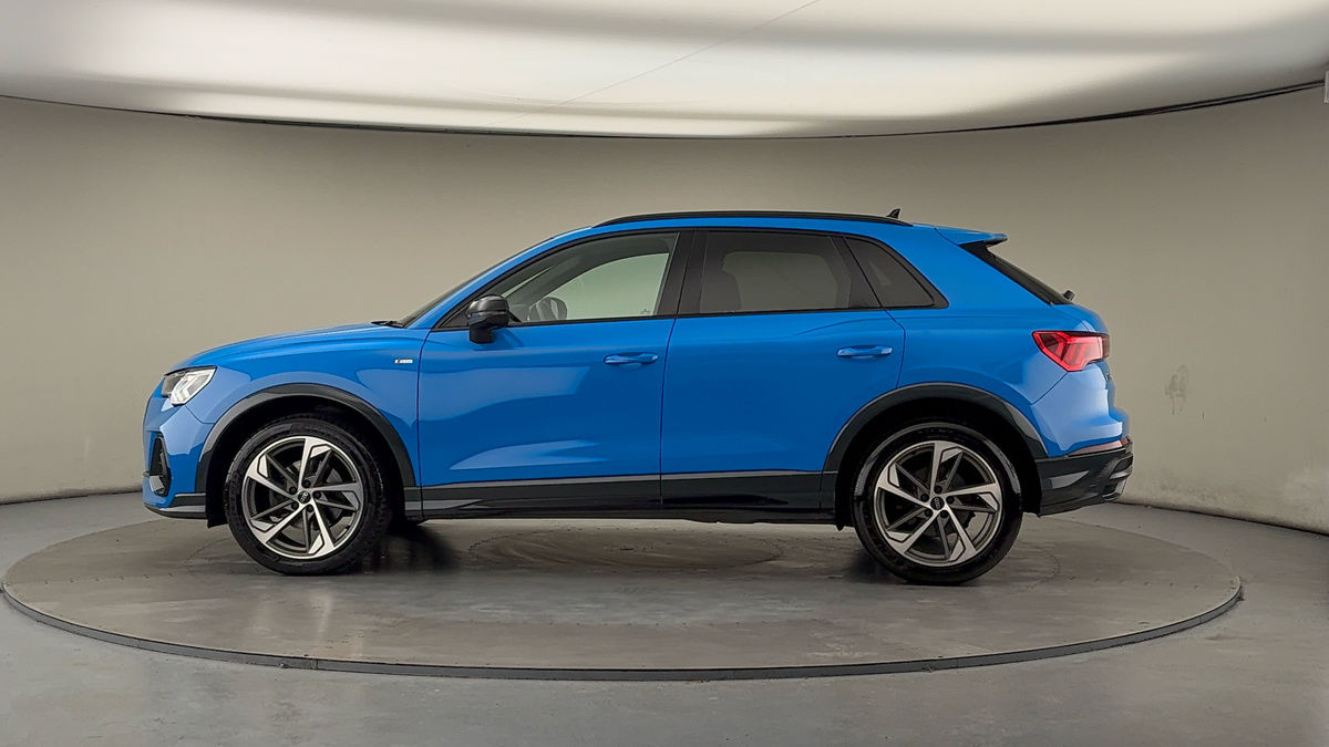 More views of Audi Q3