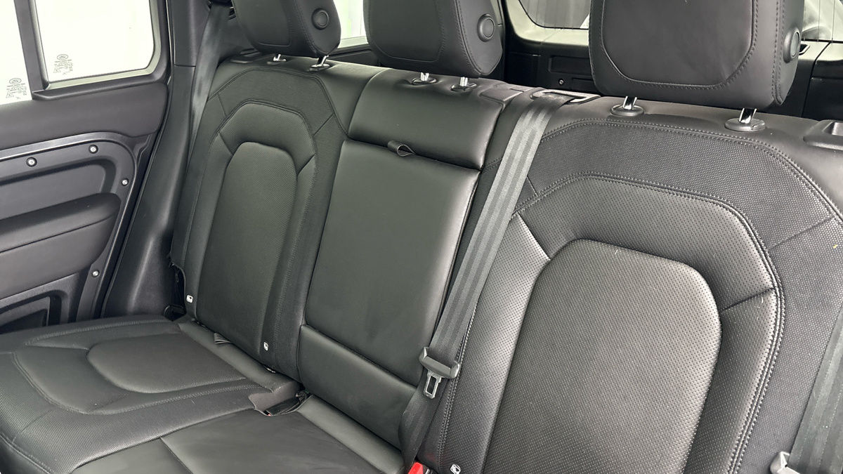 Land Rover Defender 110 Urban Image 8