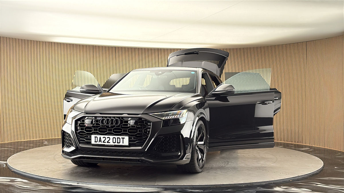 More views of Audi RSQ8