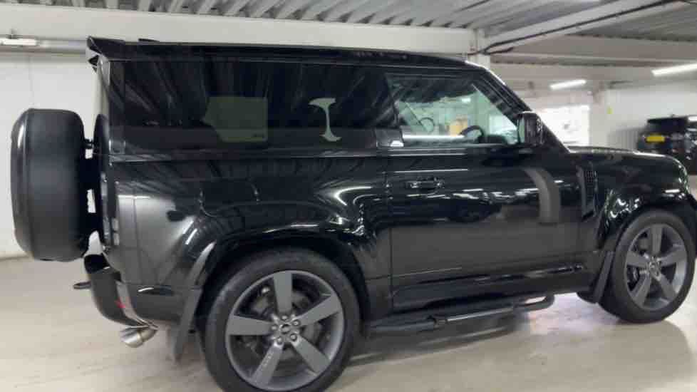 More views of Land Rover Defender 90