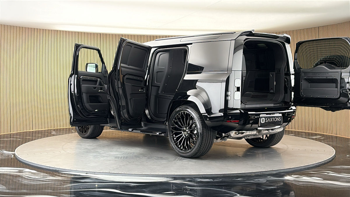 More views of Land Rover Defender 110