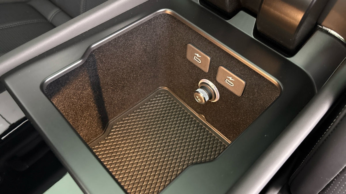 Bentley Bentayga Image 31