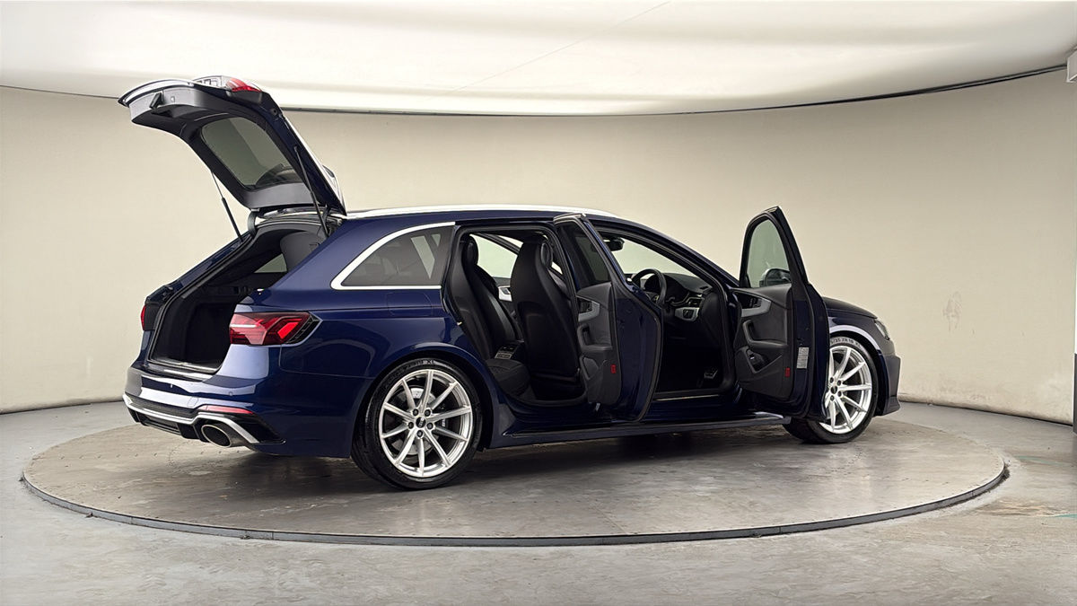 More views of Audi RS4 Avant