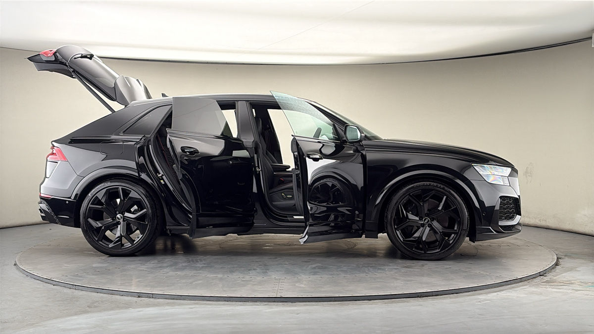 More views of Audi RSQ8