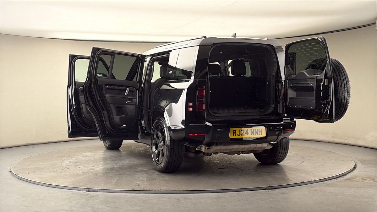 More views of Land Rover Defender 110