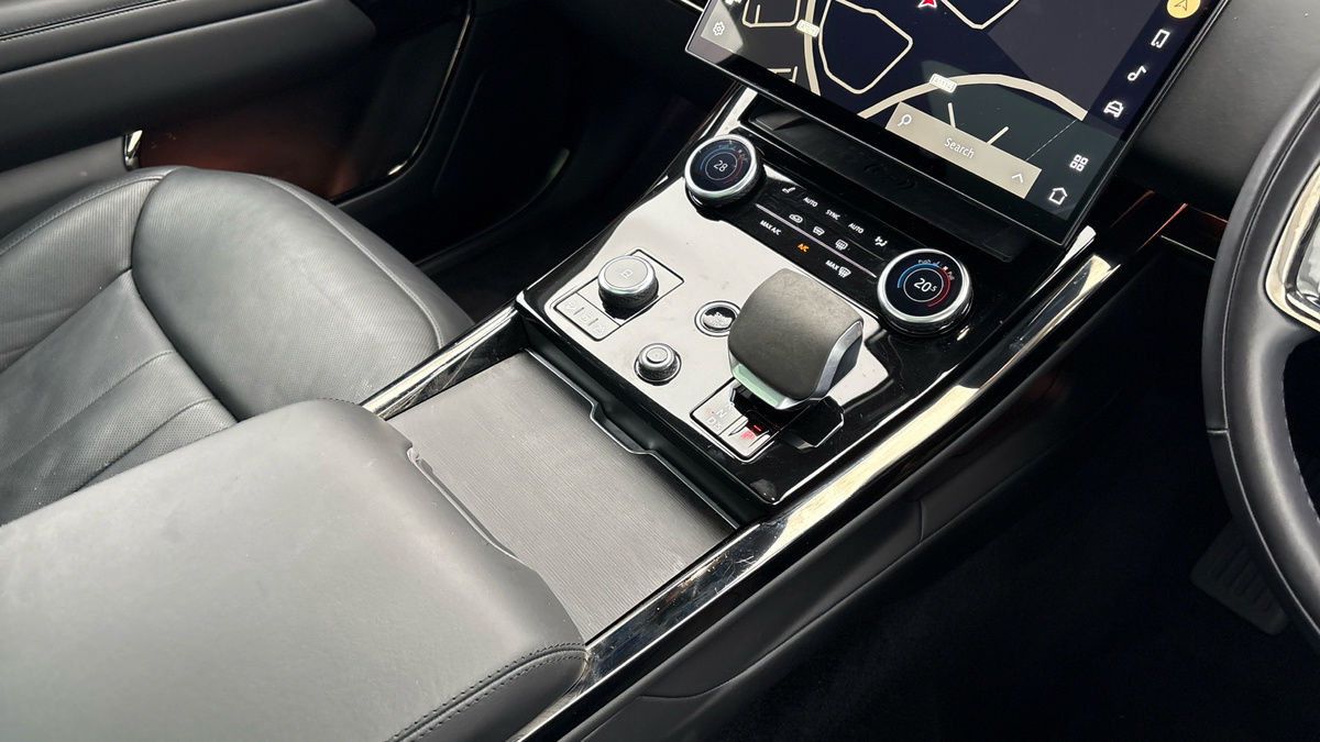Land Rover Range Rover Sport Image 18