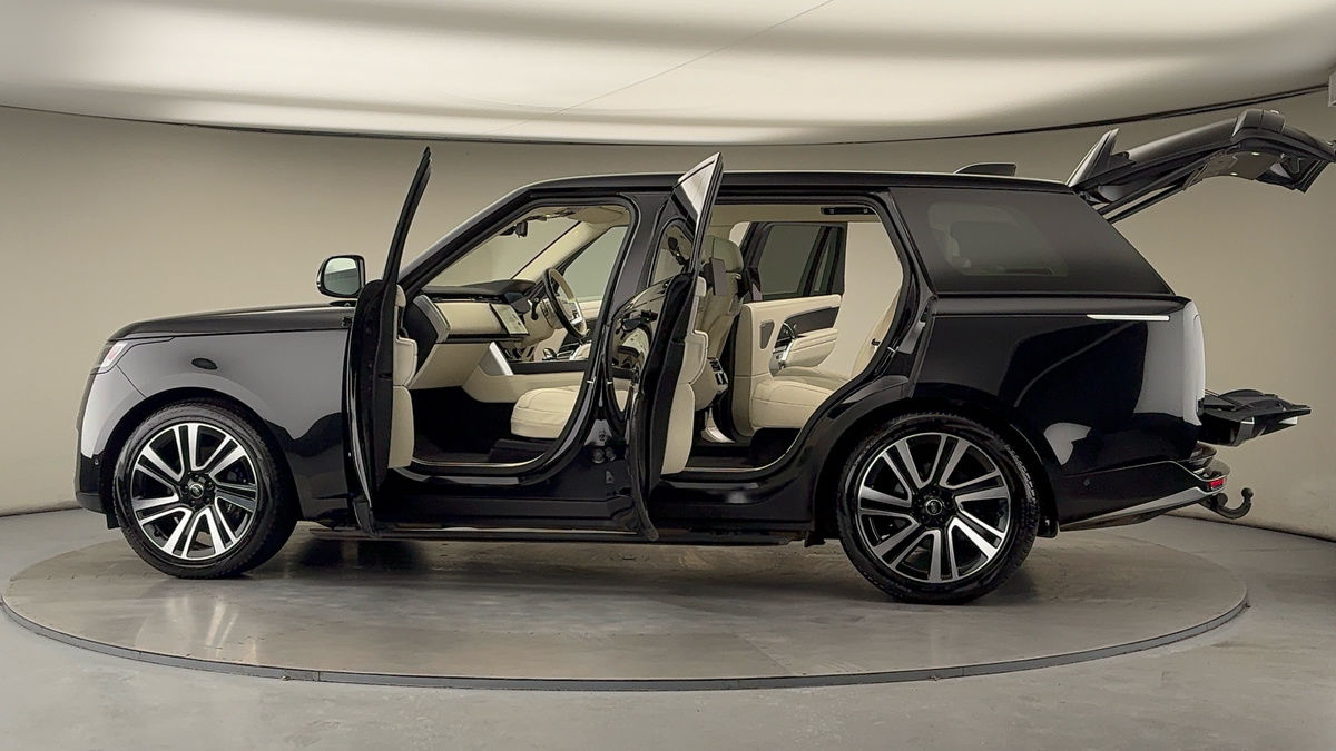 More views of Land Rover Range Rover