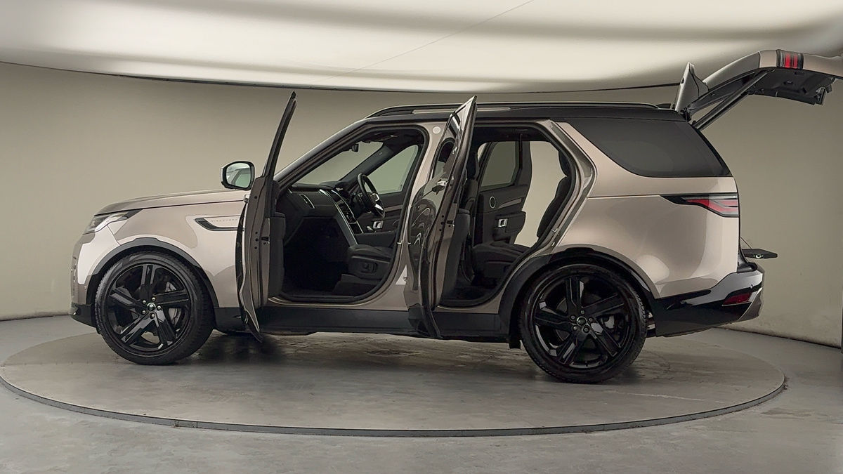 More views of Land Rover Discovery