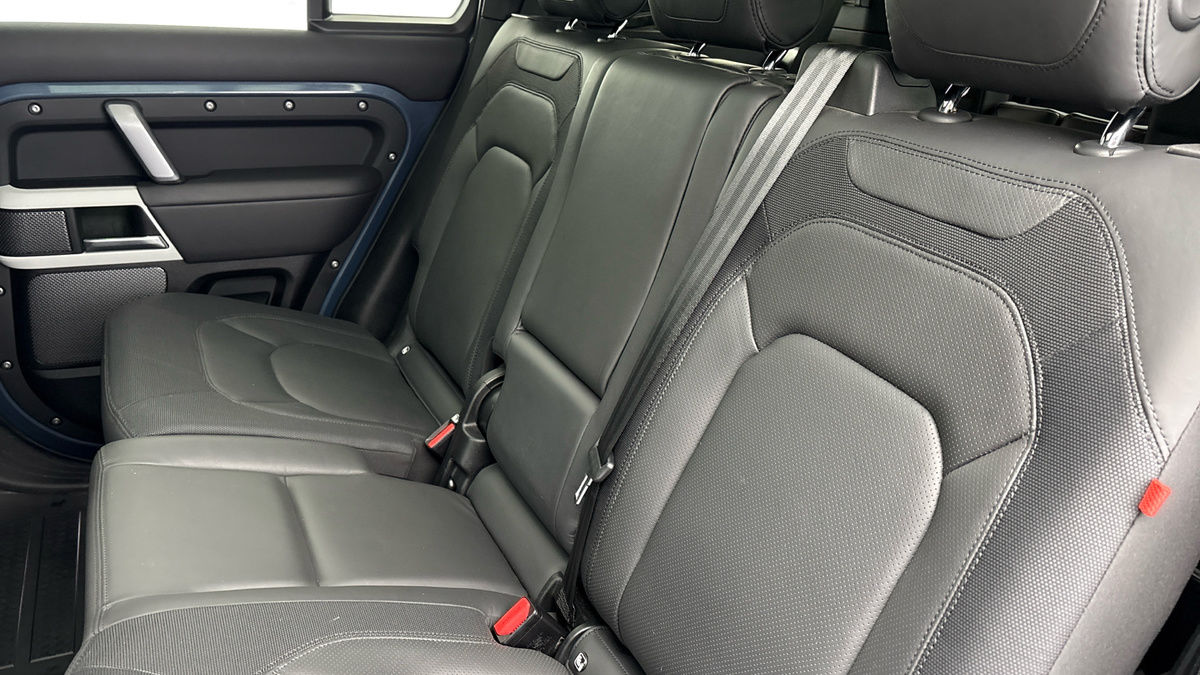 Land Rover Defender 110 Urban Image 8