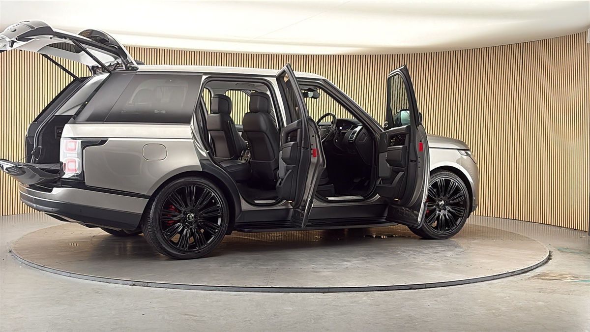 More views of Land Rover Range Rover