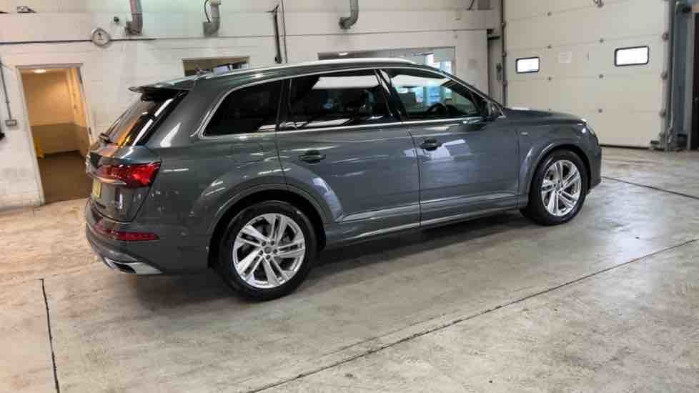 More views of Audi Q7
