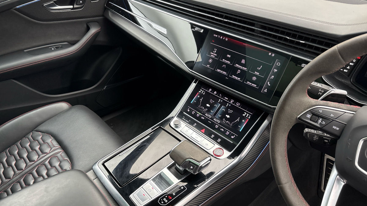 Audi RSQ8 Image 18