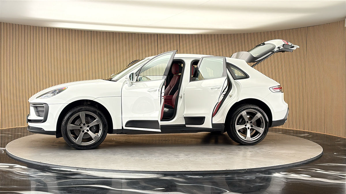 More views of Porsche Macan