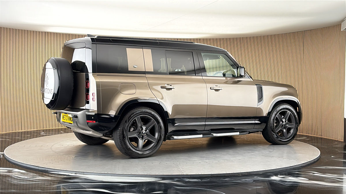 More views of Land Rover Defender 110