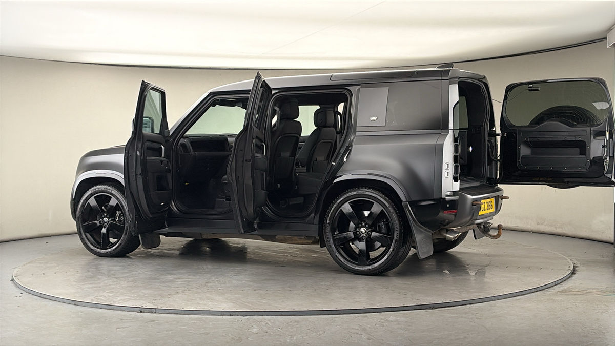 More views of Land Rover Defender 110