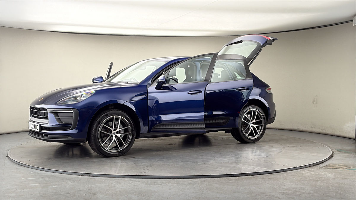 More views of Porsche Macan