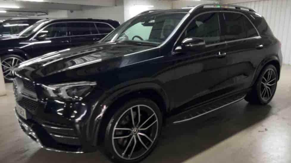 More views of Mercedes-Benz GLE
