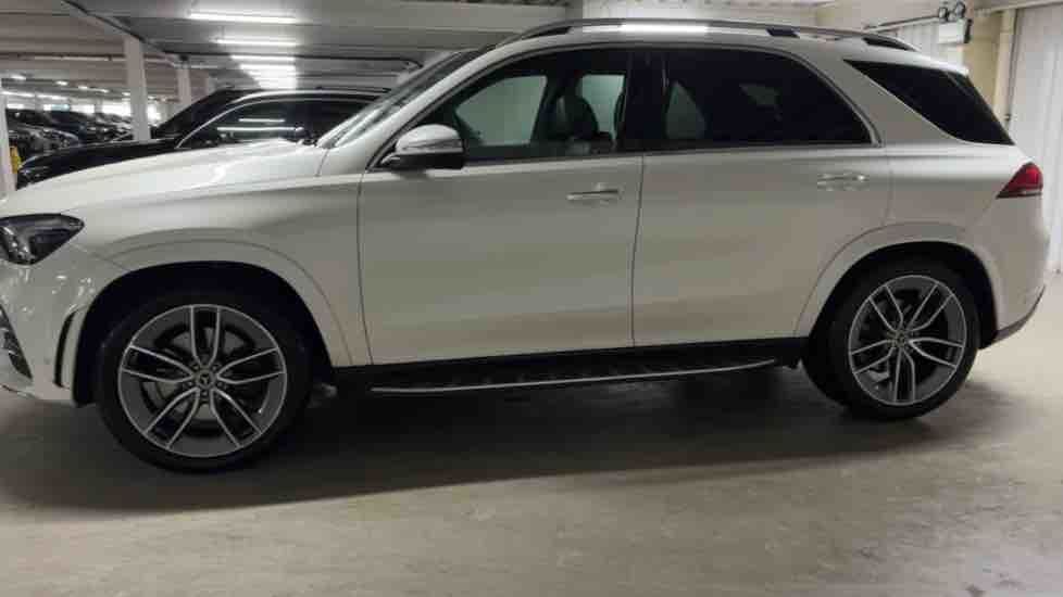 More views of Mercedes-Benz GLE