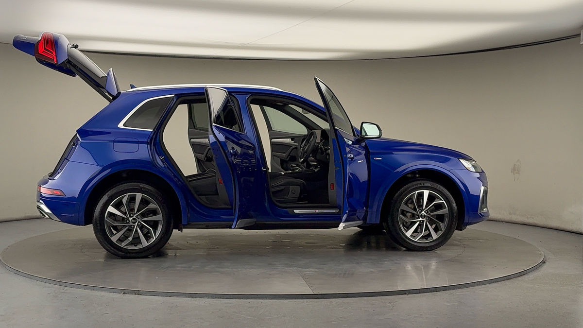 More views of Audi Q5