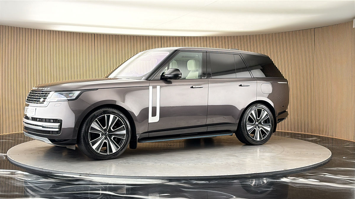 More views of Land Rover Range Rover