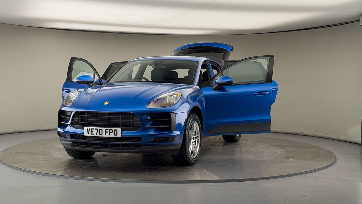 More views of Porsche Macan