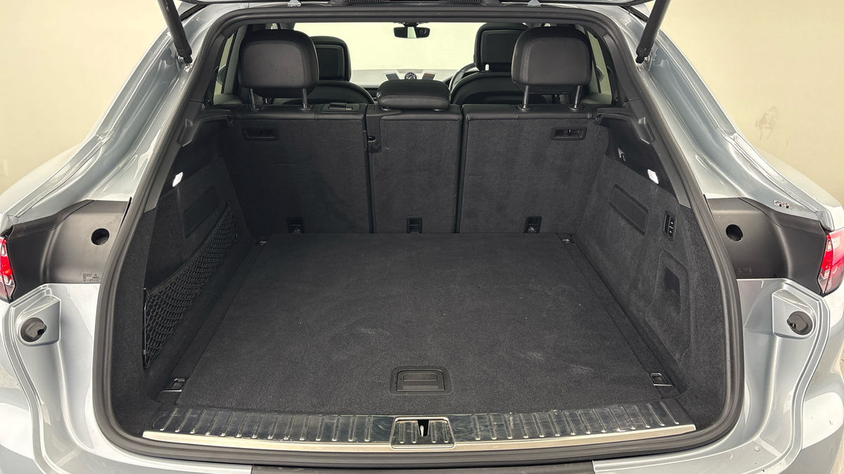 Porsche Cayenne Image 11