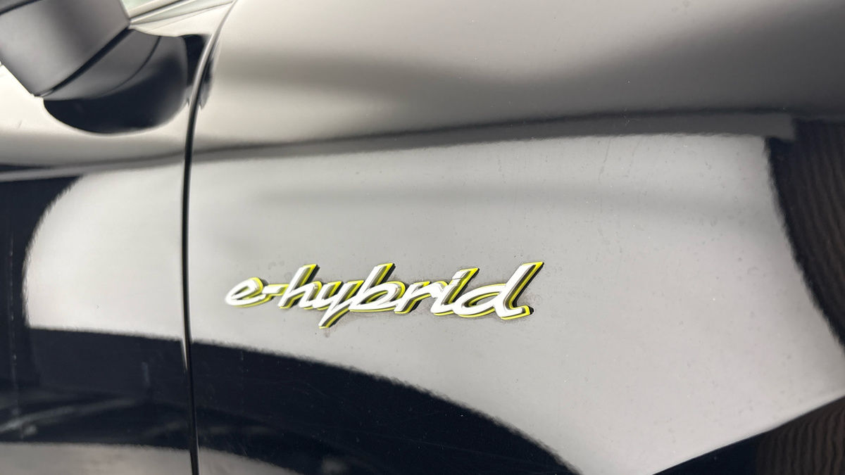 Porsche Cayenne Image 25