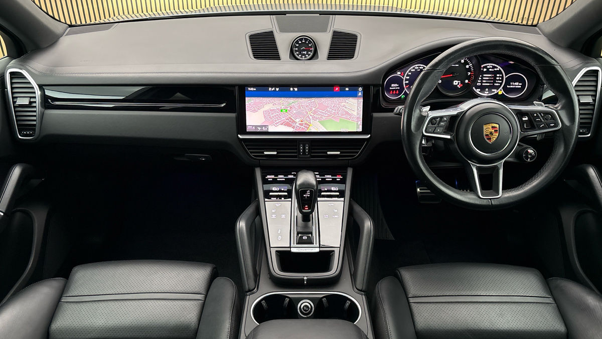 Porsche Cayenne Image 12