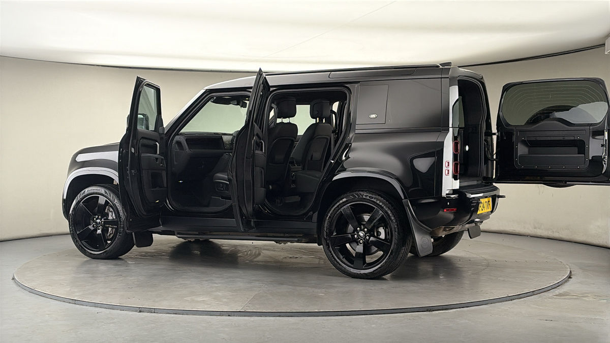 More views of Land Rover Defender 110