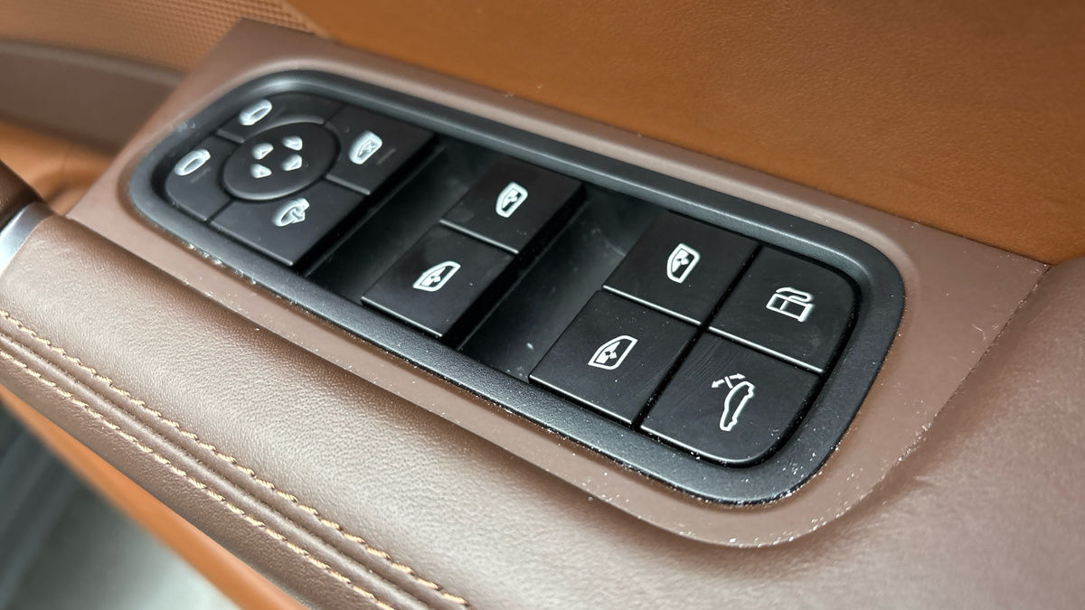 Porsche Cayenne Image 27
