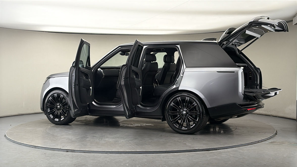 More views of Land Rover Range Rover