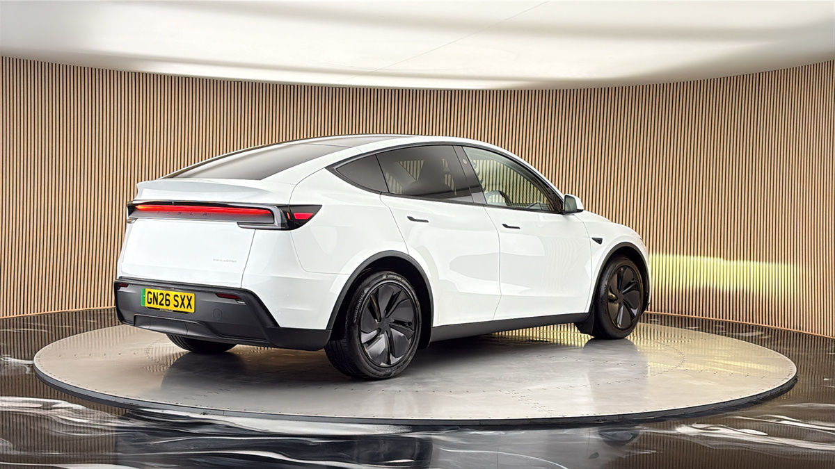 Tesla Model Y Image 21