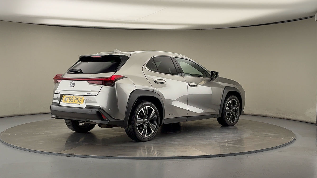 Lexus UX Image 21