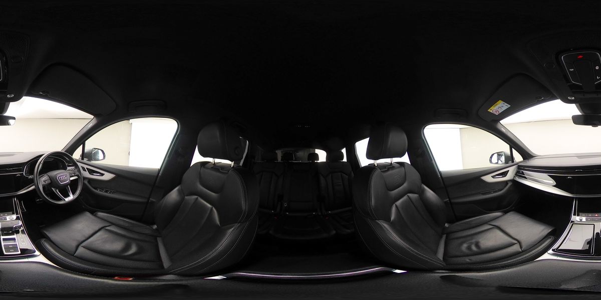 More views of Audi Q7